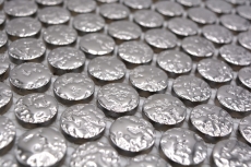 Piastrella di ceramica a mosaico decorata a mano Button Loop Penny Round uni argento martellato MOS10-0207_m