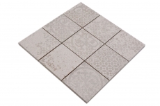 Mosaico ceramico dipinto a mano in gres porcellanato grigio chiaro fantasia beige MOS23-B5_m