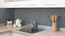 Mosaico di vetro Rivestimento sostenibile Backsplash di piastrelle Riciclaggio Brick Smalto nero opaco MOS140-B21B