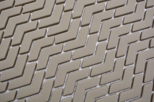 Mosaico di vetro Rivestimento sostenibile Backsplash di piastrelle Riciclaggio a spina di pesce Smalto beige crema opaco MOS140-HB33C