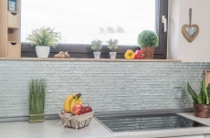 Mosaico di vetro argento Mosaico di piastrelle Backsplash di piastrelle Mosaico di vetro composito aste Chic argento MOS86-8CSV