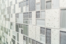Pietra artificiale vetro mosaico tessere di mosaico composito bianco antico bianco grigio chiaro antracite piastrelle backsplash muro - MOS88-K990