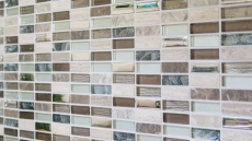 Piastrelle rettangolari di mosaico di vetro aste marrone chiaro grigio argento pietra naturale marmo piastrelle backsplash parete della cucina - MOS87-SM68