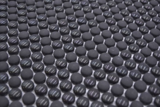 Mosaico di vetro Mosaico a bottoni nero lucido opaco Pavimento doccia Schermo doccia Rivestimento vasca da bagno