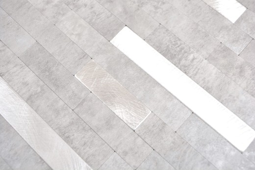 Mosaico vinilico autoadesivo bastoni pietra aspetto quarzo cemento grigio argento piastrelle backsplash cucina parete MOS200-4GS