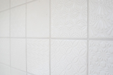Piastrella di mosaico retro vintage dipinta a mano in ceramica bianca Spirit white MOS22B-0104_m