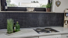 Piastrella di mosaico dipinta a mano in ceramica NERO LUCIDO parete backsplash cucina MOS18-0302_m
