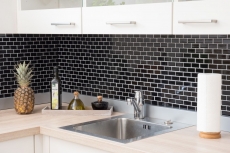 Piastrella a mosaico decorata a mano in ceramica mattone nero lucido per cucina MOS24-4BG_m