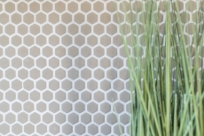 Piastrella di mosaico dipinta a mano ECO Recycling GLAS Hexagon Smalto crema opaco MOS140-HX13C_m