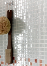 Piastrella di mosaico dipinta a mano Bianco traslucido con sfumature verdi Mosaico di vetro Cristallo BAD WC MOS60-0102_m