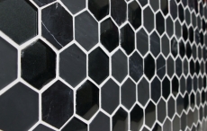 Piastrella di mosaico decorata a mano Backsplash di piastrelle Nero traslucido Mosaico di vetro esagonale Pietra di cristallo 3D nero MOS11D-33_m