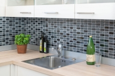 Piastrella di mosaico dipinta a mano Backsplash di piastrelle Traslucido grigio nero Rettangolo Mosaico di vetro Pietra di cristallo grigio nero MOS87-1303_m
