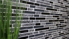Piastrella di mosaico dipinta a mano Backsplash di piastrelle Grigio traslucido nero Mosaico di vetro composito Pietra di cristallo grigio nero MOS86-0208_m