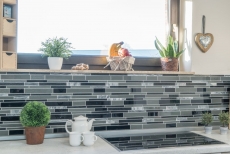 Piastrella di mosaico dipinta a mano Backsplash di piastrelle Grigio traslucido nero Mosaico di vetro composito Pietra di cristallo grigio nero MOS67-GV44_m