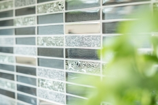Piastrella di mosaico dipinta a mano Backsplash di piastrelle Traslucido grigio argento nero Rettangolo Mosaico di vetro Pietra di cristallo nero MOS87-88X_m