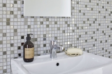 Piastrella del mosaico del modello della mano Specchio della piastrella autoadesivo Acciaio inossidabile traslucido bianco Mosaico di vetro Acciaio di cristallo bianco Vetro MOS200-4CM24_m