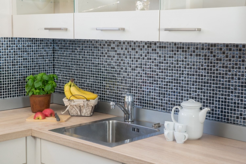 Piastrella di mosaico per cucina Rivestimento traslucido grigio nero Mosaico di vetro Pietra di cristallo grigio nero MOS92-0302_f