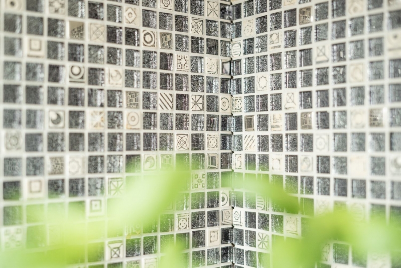 Piastrella di mosaico per cucina traslucido bianco argento nero mosaico di vetro Pietra di cristallo bianco argento nero struttura MOS92-Z02EU_f