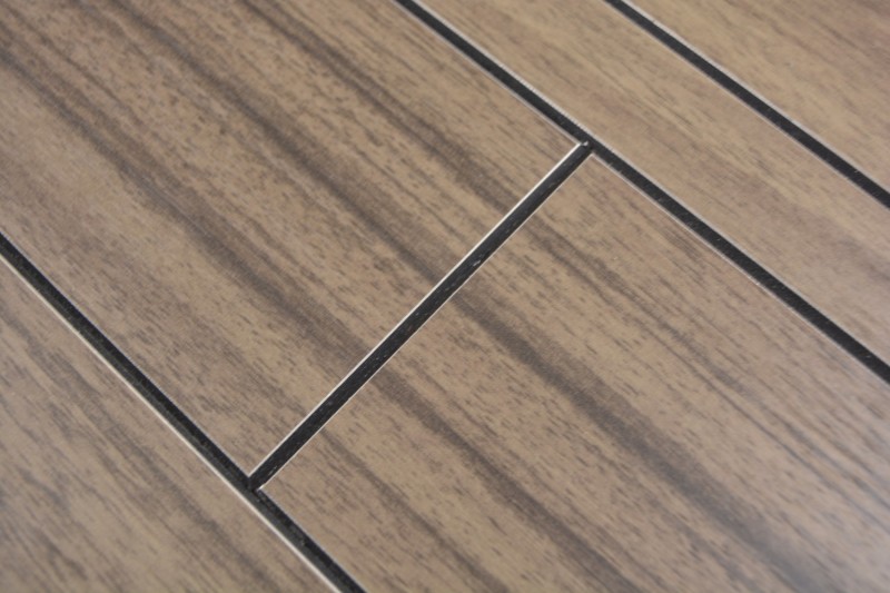 Pannelli a parete autoadesivi effetto legno marrone scuro alzatina cucina piastrellata MOS200-52WDL_f