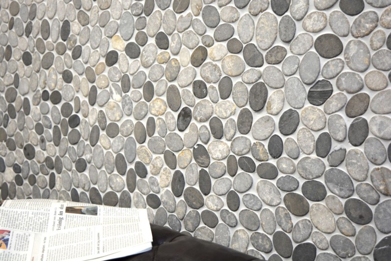 Piastrella di mosaico campionata a mano in pietra naturale di fiume ciottolo di pietra tagliato a ciottolo grigio cenere Backsplash MOS30-SANI_m