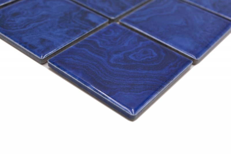 Piastrella di mosaico in ceramica dipinta a mano blu cobalto striature azzurre MOS14-0406_m