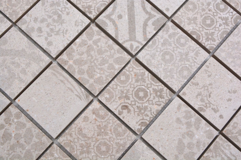 Mosaico ceramico dipinto a mano in gres porcellanato grigio chiaro fantasia beige MOS14-B1_m