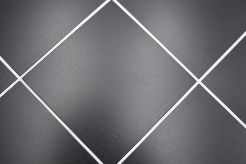 Campione manuale di mosaico autoadesivo in metallo nero con fuga bianca MOS200-B03_m