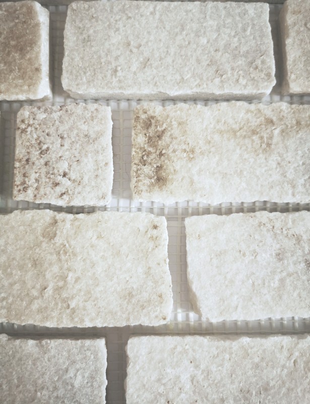 Campione a mano di piastrelle di mosaico in ardesia pietra naturale mattone bianco MOS34-0102_m