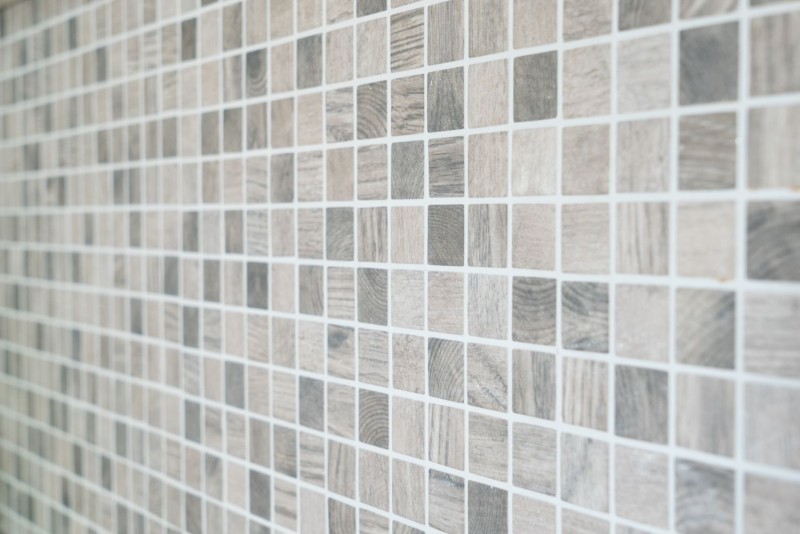 Piastrella di mosaico campione a mano ECO Recycling GLAS ECO texture legno grigio beige MOS63-324_m
