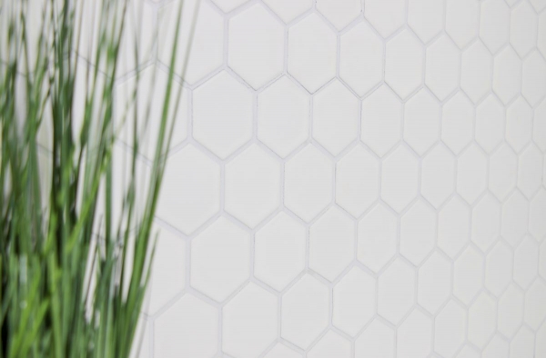 Piastrella di mosaico decorata a mano in ceramica esagonale bianca lucida per cucina MOS11B-0102_m