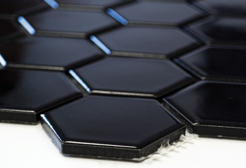 Piastrella di mosaico dipinta a mano in ceramica esagonale nera opaca per doccia MOS11B-0311_m