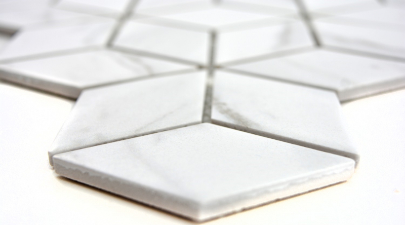 Piastrella di mosaico in ceramica bianca diamantata POV Carrara look piastrella da parete per bagno MOS13-0102_f | 10 tappetini a mosaico