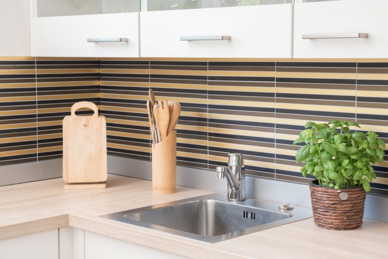 Piastrella a mosaico Aste in alluminio nero bronzo oro Piastrella backsplash parete cucina MOS49-B301