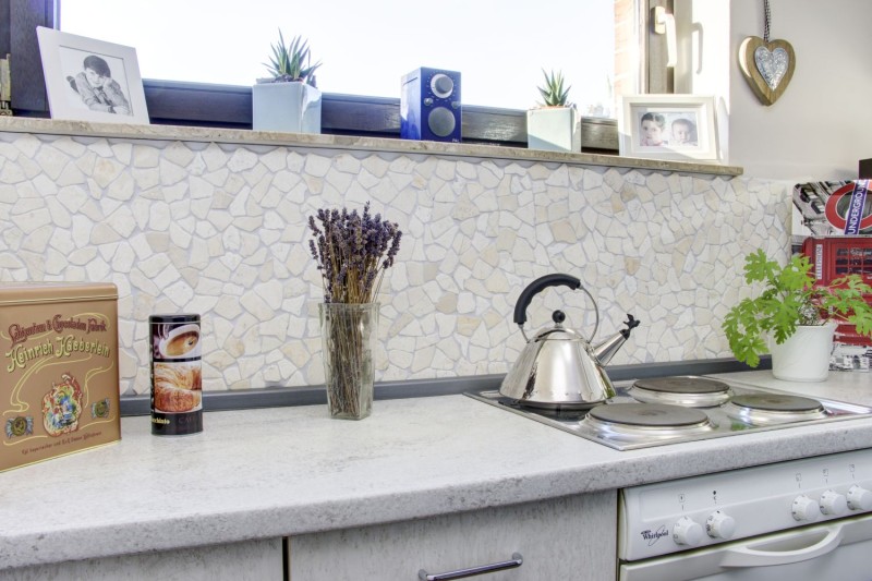 Mosaico di marmo di cava pietra naturale beige chiaro avorio piastrelle poligonali rivestimento parete - MOS44-30-100