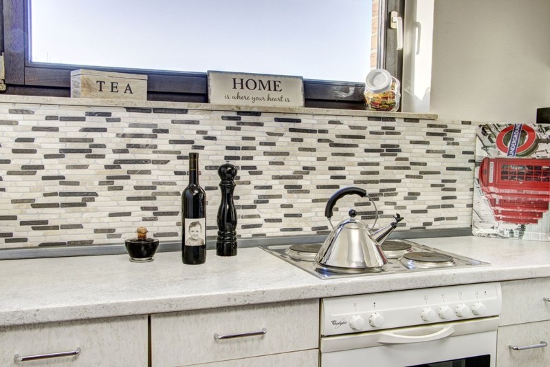 Mosaico di marmo pietra naturale beige chiaro crema nero antracite Brick bonded rods backsplash cucina - MOS40-0115