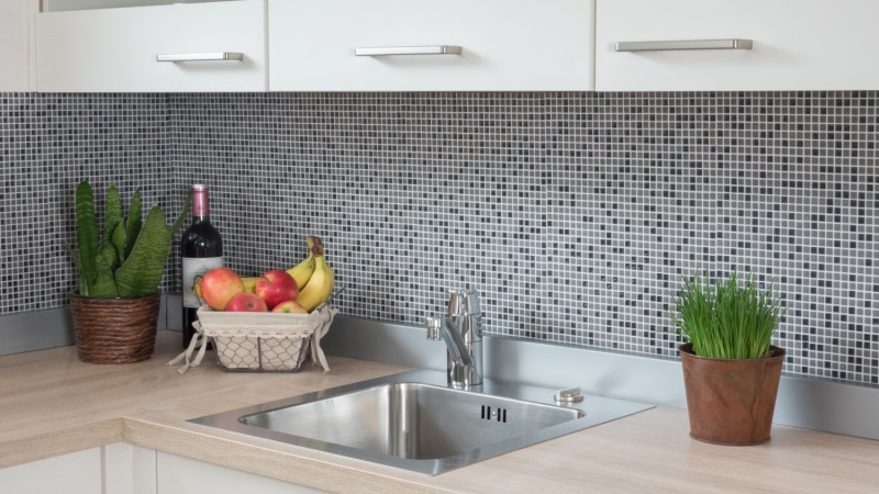 Mosaico di vetro Rivestimento sostenibile Piastrella Recycling Smalto grigio-marrone opaco MOS140-05G