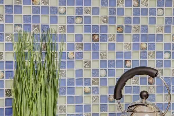 Piastrella di mosaico dipinta a mano Backsplash di piastrelle Blu traslucido Mosaico di vetro Crystal shell blue MOS82B-0104_m