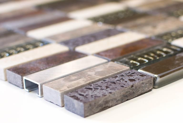 Piastrella di mosaico Composito traslucido Alluminio beige marrone argento nero Rettangolo Mosaico di vetro Cristallo Pietra artificiale Alu EP beige marrone MOS87-SM48_f