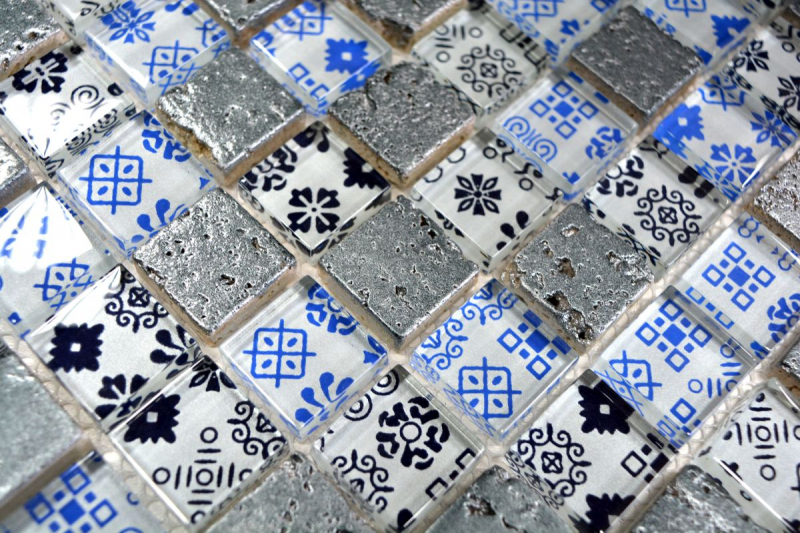 Piastrella di mosaico dipinta a mano Backsplash di piastrelle Mosaico di vetro traslucido blu nero Resina di cristallo Blu ottico nero argento MOS83-CB07_m