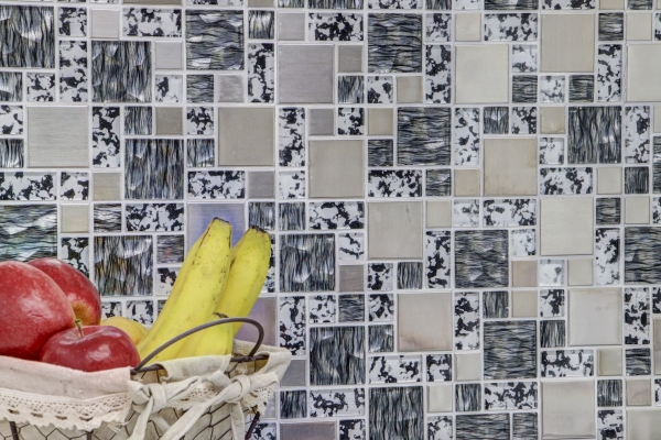 Piastrella di mosaico traslucida in acciaio inox nero argento combinazione di mosaico di vetro Cristallo acciaio nero struttura MOS88-0203_f | 10 tappetini di mosaico