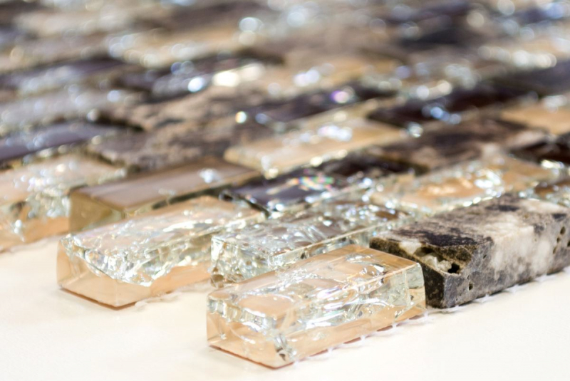 Piastrella di mosaico decorata a mano Backsplash traslucido beige scuro Brick Mosaico di vetro Crystal stone emperador dark MOS87-B1155_m