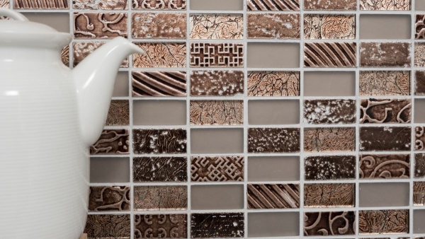 Piastrella di mosaico decorata a mano Backsplash di piastrelle Marrone traslucido Rettangolo Mosaico di vetro Pietra di cristallo Marrone retrò MOS83-CRS6_m