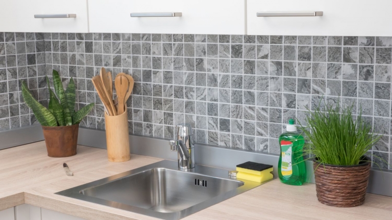 Piastrella di mosaico dipinta a mano, aspetto pietra naturale, struttura grigia, rivestimento del bagno MOS16-HWA4GY_m