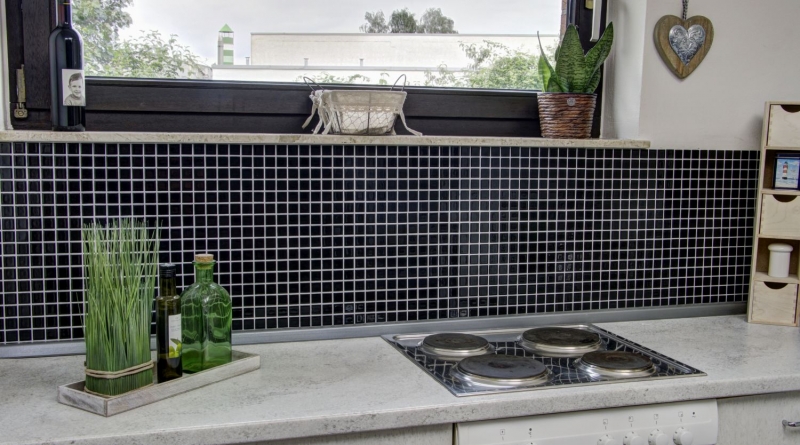 Piastrella di mosaico dipinta a mano in ceramica NERO LUCIDO parete backsplash cucina MOS18-0302_m