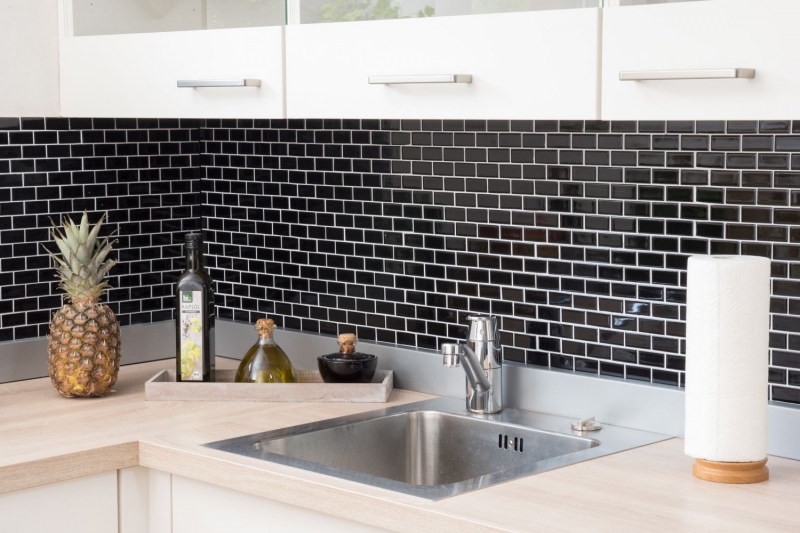 Piastrella a mosaico decorata a mano in ceramica mattone nero lucido per cucina MOS24-4BG_m