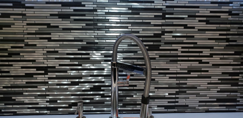 Campione a mano di mosaico alluminio composito alluminio alu grigio nero piastrelle backsplash cucina MOS49-0308_m