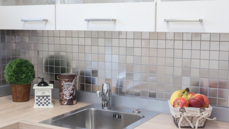 Modello a mano mosaico piastrelle in acciaio inox argento acciaio spazzolato backsplash cucinaMOS129-48E_m