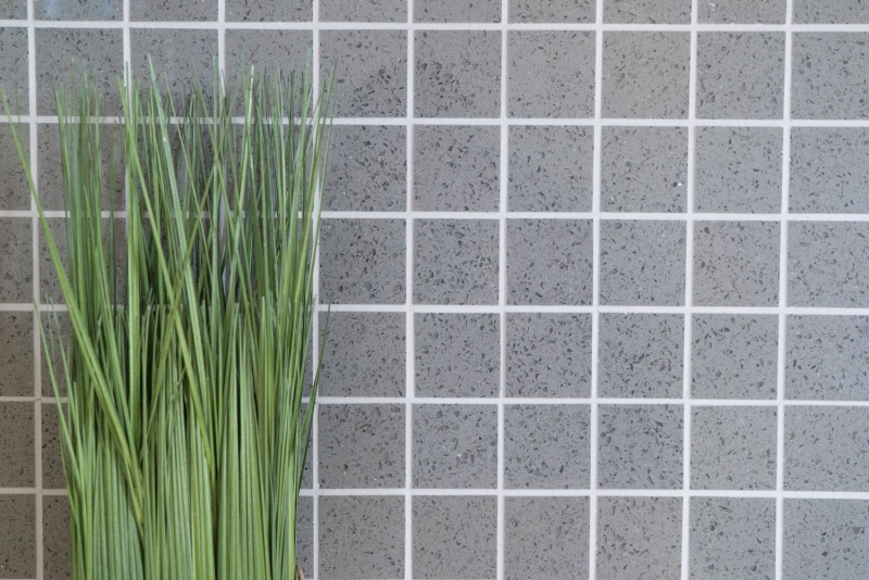 Piastrelle di mosaico dipinte a mano backsplash quarzo composito pietra artificiale Grigio artificiale MOS46-ASM43_m