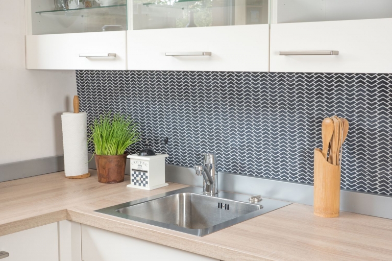 Mosaico dipinto a mano ECO recycled GLASS smalto a spina di pesce nero opaco MOS140-HB31B_m