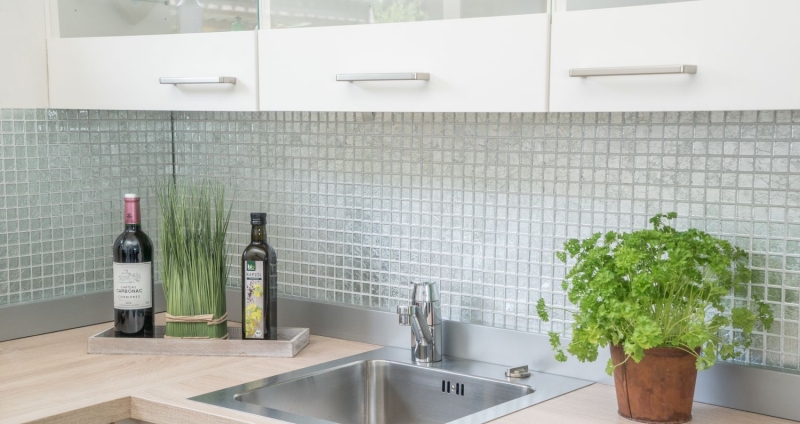 Piastrella di mosaico decorata a mano Mosaico di vetro traslucido Struttura in argento cristallino BAGNO WC Cucina PARETE MOS68-4SB11_m
